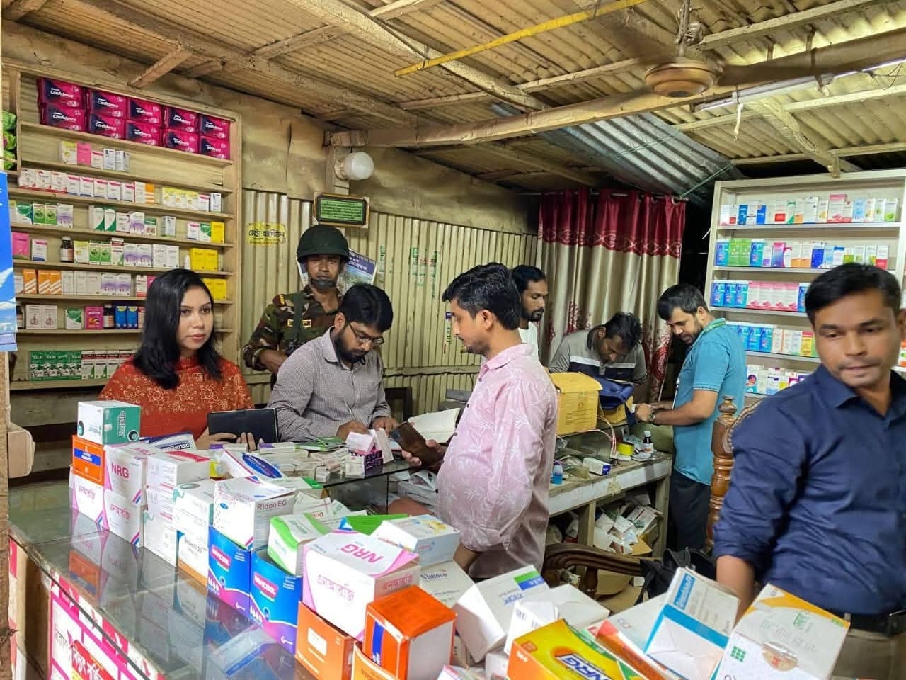 মধুপুরে কসমেটিকস ও ঔষধের দোকানে জরিমানা
