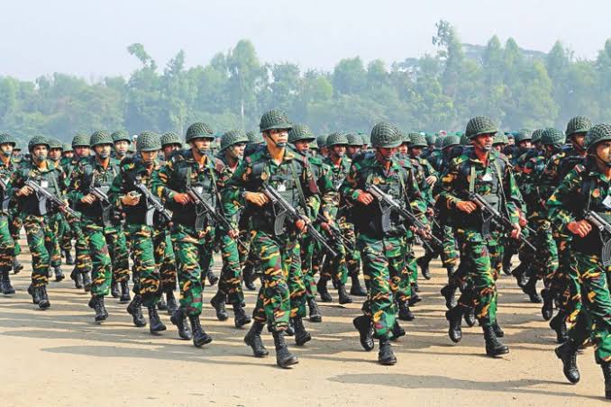 সেনা কর্মকর্তাদের ক্ষমতা বাড়িয়ে প্রজ্ঞাপন জারি