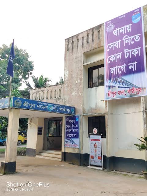 শ্রীপুরের ভিডিও ছড়ানোর ভয় দেখিয়ে শিশুকে একাধিকবার ধর্ষণ; অভিযোগ দেওয়ার পরেও জানেননা ওসি