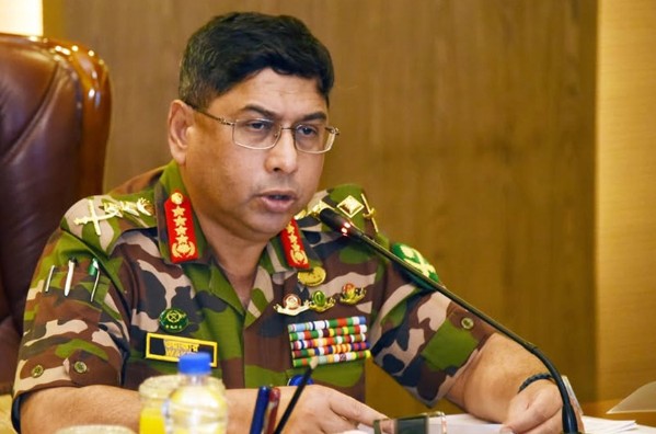 নতুন সরকার ক্ষমতা গ্রহণের পরই সেনাবাহিনী ব্যারাকে ফিরবে