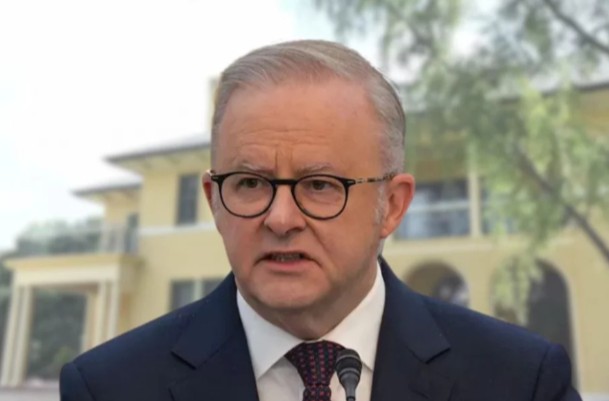 নিরাপত্তা ঝুঁকিতে অস্ট্রেলিয়ার প্রধানমন্ত্রীর বাসভবন ত্যাগ