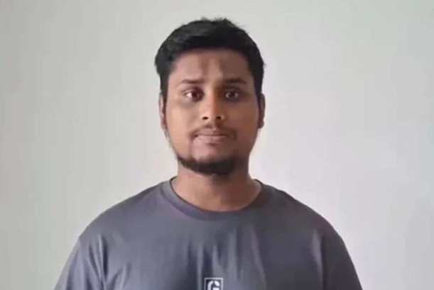 নিঃশর্ত ক্ষমা চাইলেন হাসনাত আব্দুল্লাহ