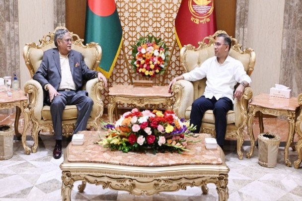 বঙ্গভবনে রাষ্ট্রপতির সঙ্গে প্রধানমন্ত্রীর সাক্ষাৎ