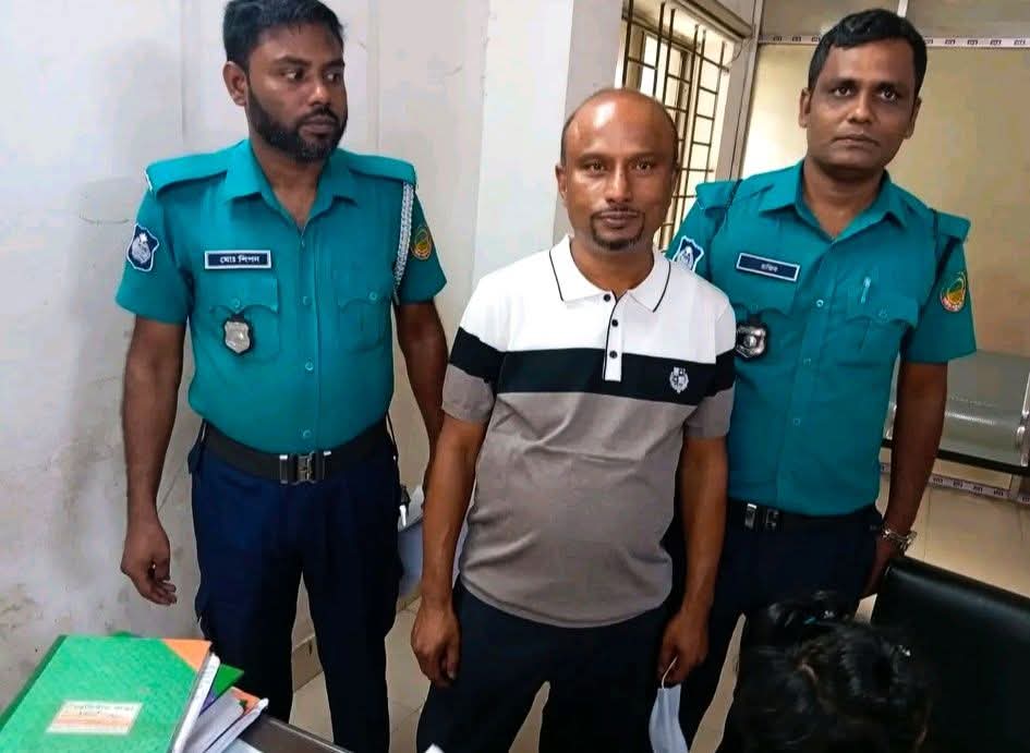 গাজীপুরের জাবান হোটেলের মালিক বাদল টঙ্গী পূর্ব থানায় গ্রে/ফ/তা/র