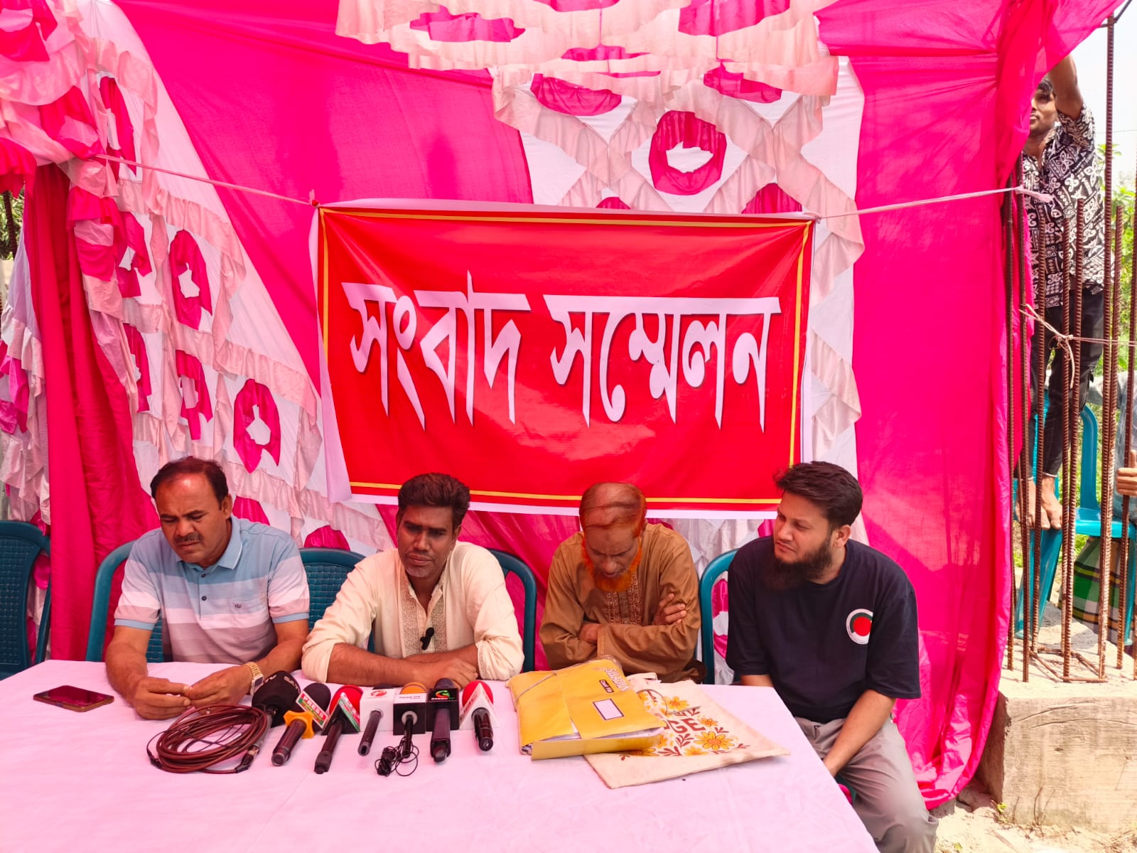 গাজীপুরে জমির ‘ওয়ারিশ’ দাবির আড়ালে চাঁদাবাজির অভিযোগ