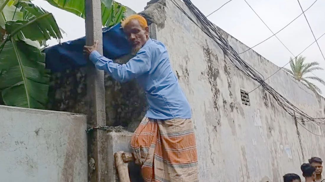 চাঁদা না দেওয়ায় রাস্তা বন্ধের অভিযোগ