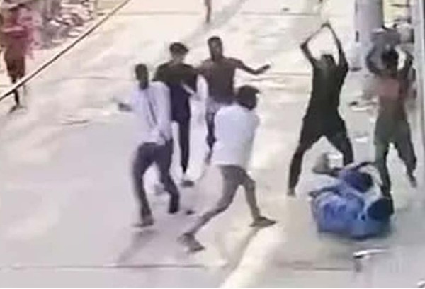 কিশোর গ্যাং লিডার ‘এলেক্স ইমনকে’ কুপিয়ে হত্যা