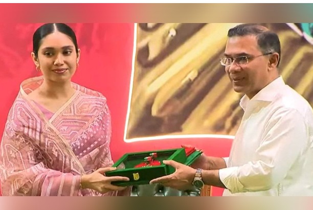 খালেদা জিয়ার পক্ষে স্বাধীনতা পুরস্কার গ্রহণ করলেন জাইমা রহমান