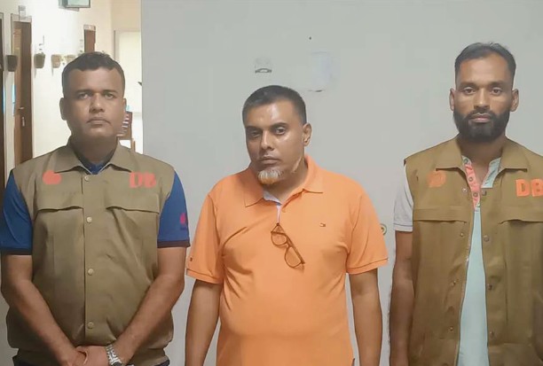 প্রধানমন্ত্রীর এপিএস সেজে নিয়োগ-বদলি বাণিজ্য, গ্রেপ্তার ১
