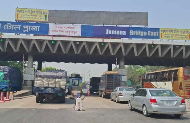 যমুনা সেতুতে ৪৮ ঘণ্টায় যানবাহনের রেকর্ড, টোল আদায় ৭ কোটি ছাড়াল