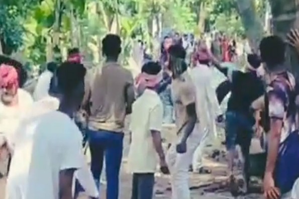 কোরবানির মাংস ভাগাভাগি নিয়ে রক্তক্ষয়ী সংঘর্ষ, আহত ৩০