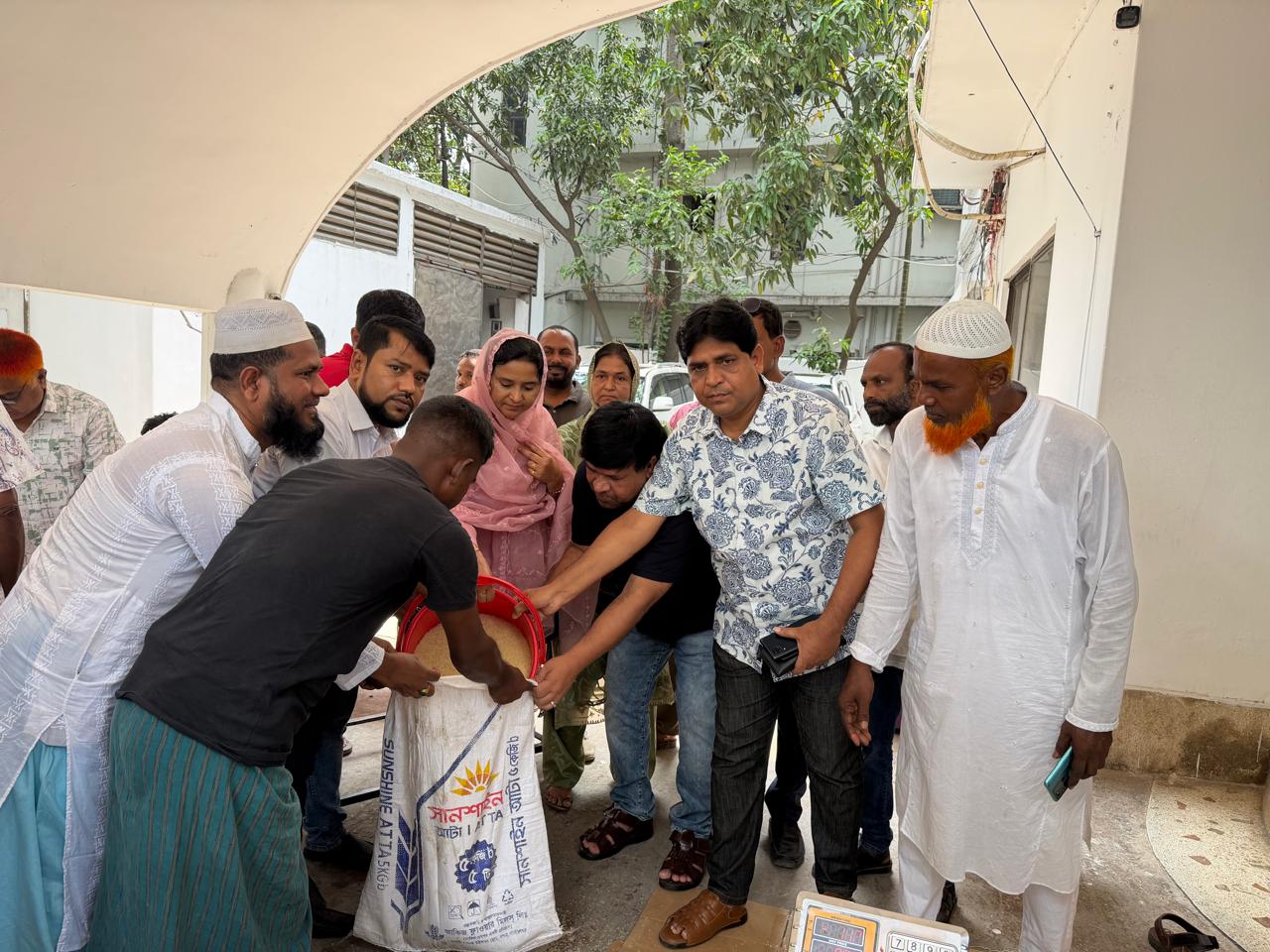 গাজীপুরে প্রধানমন্ত্রীর ত্রাণভান্ডারের খাদ্যশস্য বিতরণ ও উদ্বোধন 