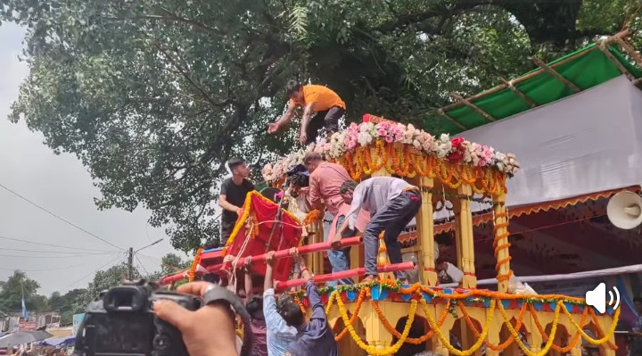 সকাল থেকেই শুরু হচ্ছে বহুল প্রতীক্ষিত জয়দেবপুর রথ মেলা