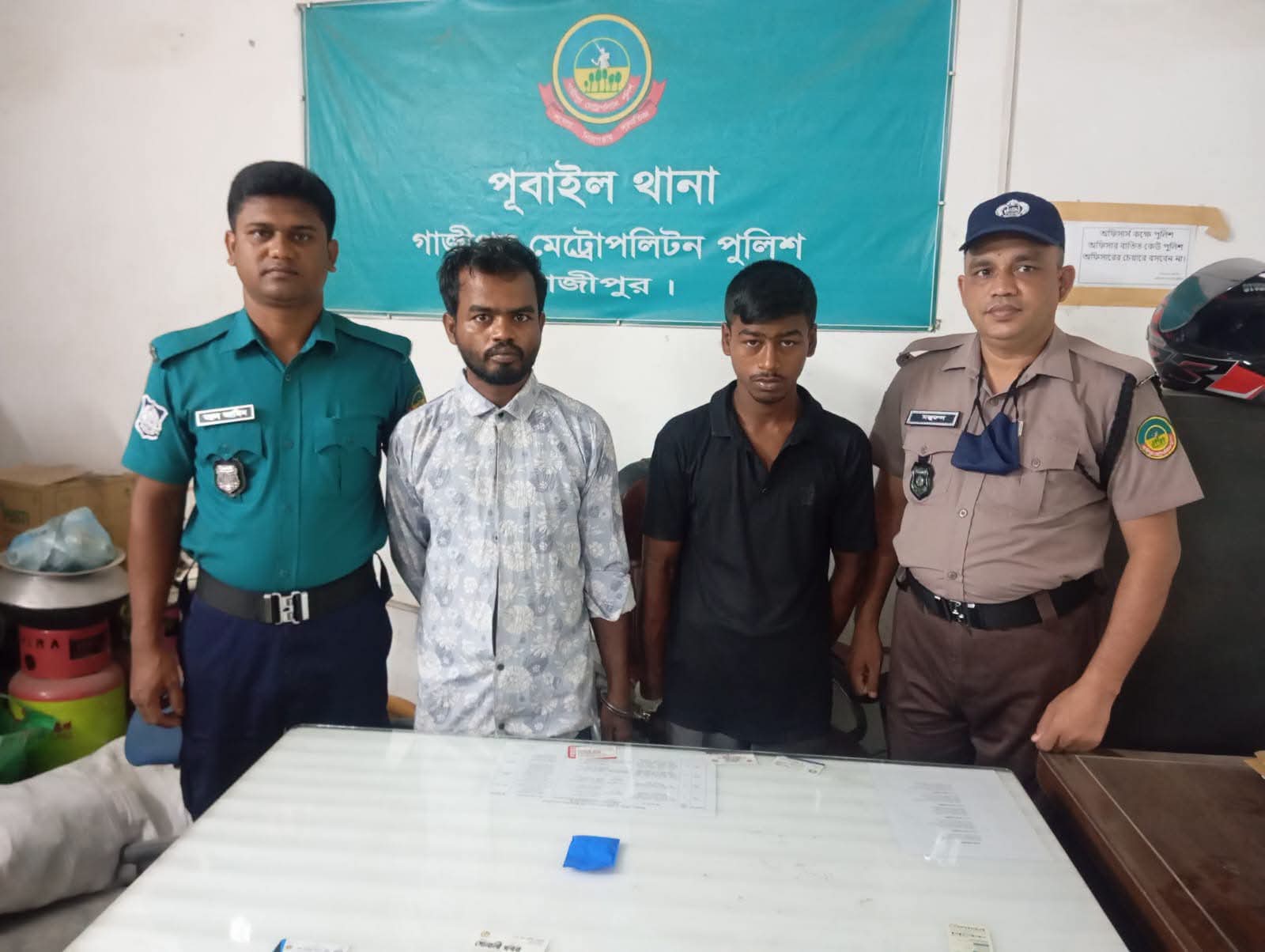 পূবাইলে ২৭ পিস ইয়াবাসহ দুই যুবক গ্রেপ্তার