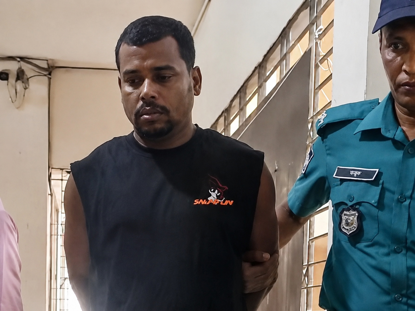 গাজীপুরে ১ কেজি হেরোইন ও ২,৫০০ পিছ ইয়াবাসহ কুত্তা মিজান আটক