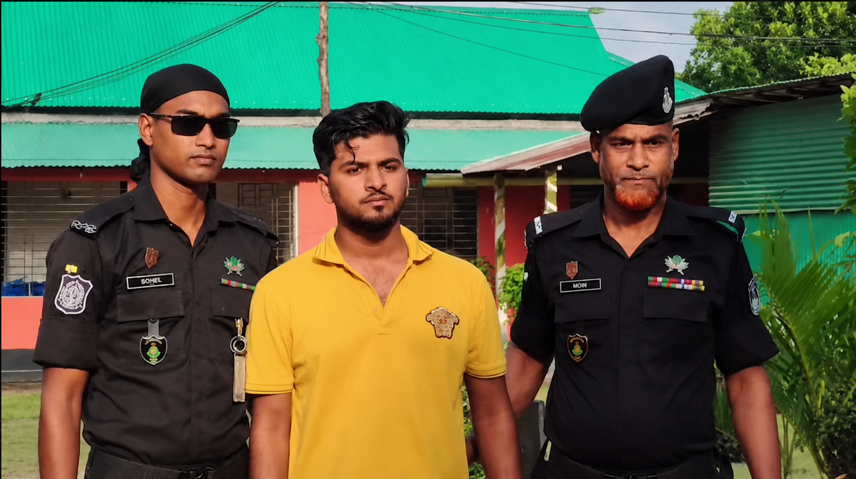 বিদেশি পিস্তলসহ কিশোর গ্যাং লিডার গ্রেপ্তার