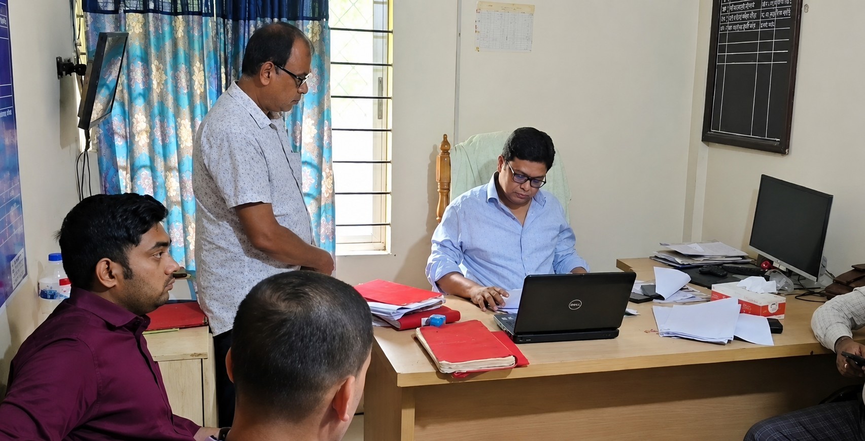 ভূমি অফিসের ৪ কর্মকর্তা-কর্মচারী সাময়িক বরখাস্ত