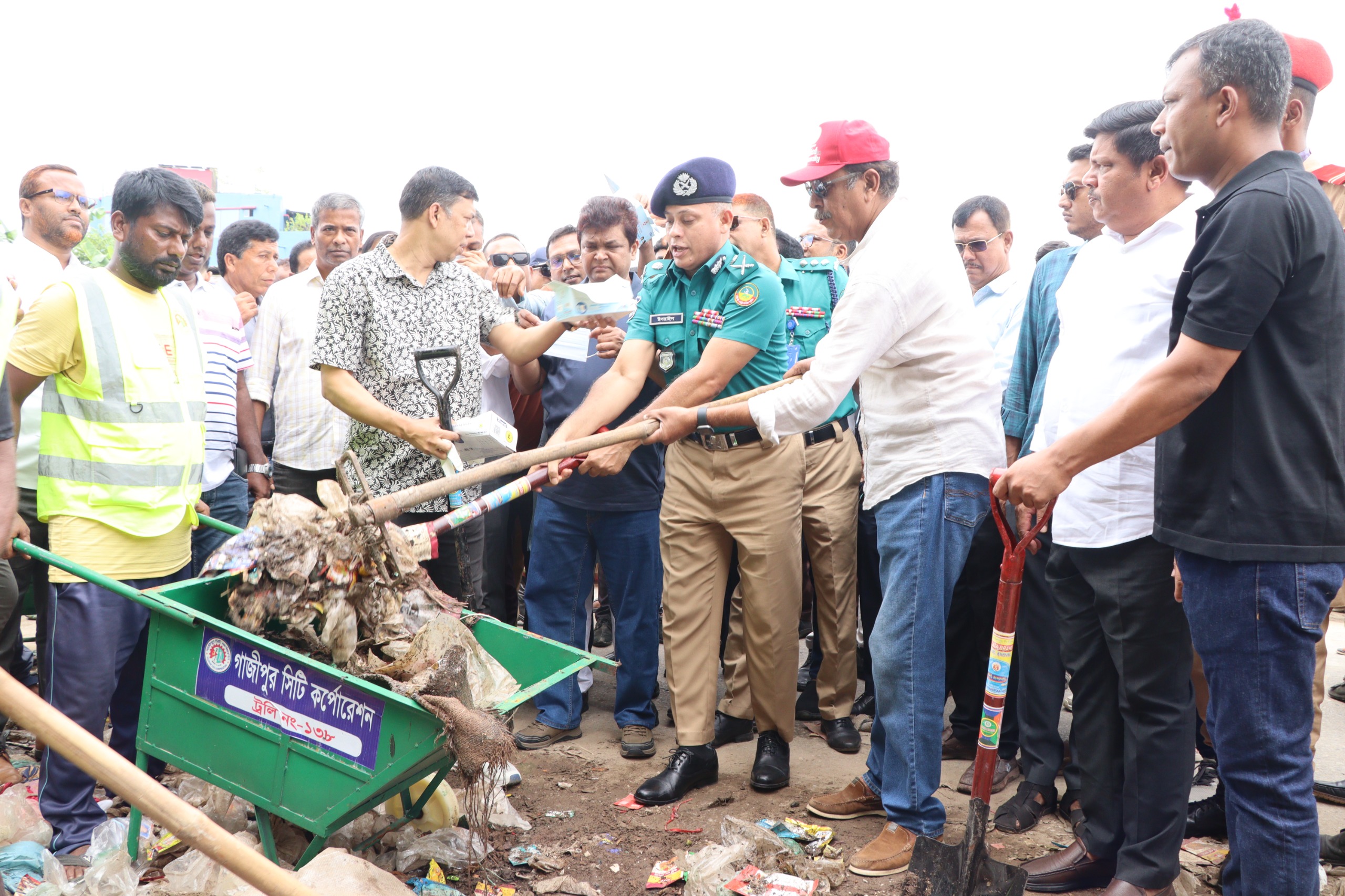 দেশব্যাপী ডেঙ্গু প্রতিরোধ ও পরিচ্ছন্নতা অভিযান ২০২৬-এর উদ্বোধন