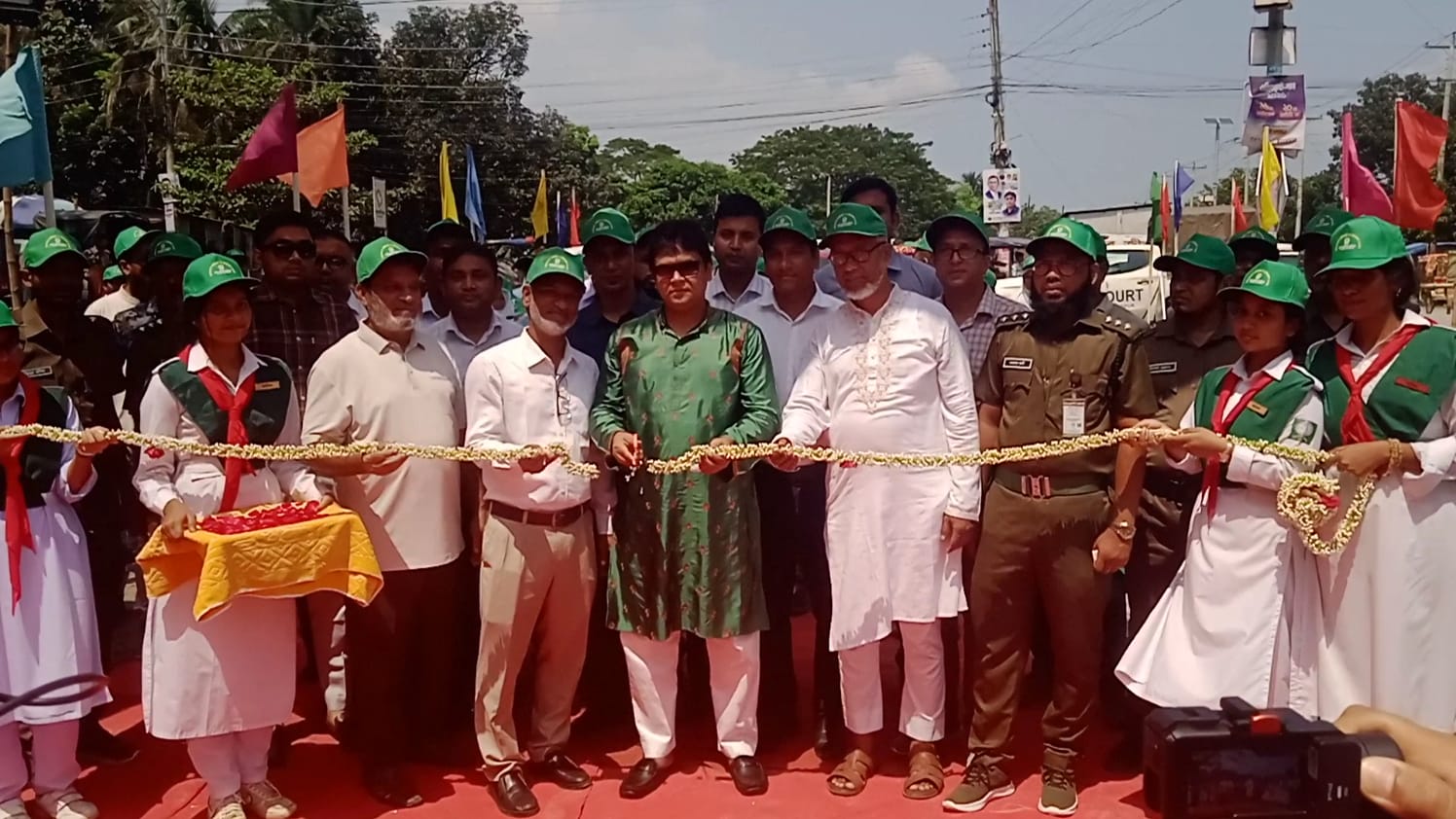 বর্ণাঢ্য আয়োজনে গাজীপুরে -৭ দিন ব্যাপী বৃক্ষরোপণ অভিযান ও বৃক্ষ মেলার শুভ উদ্বোধন অনুষ্ঠিত
