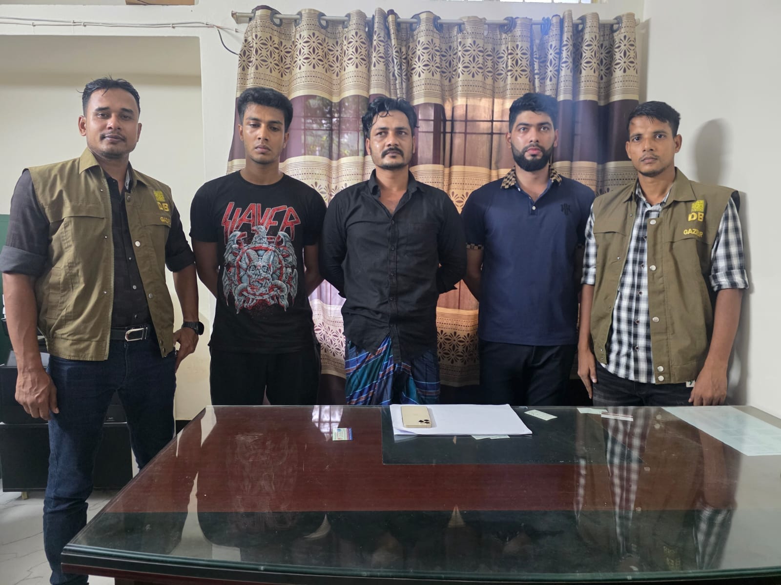 শ্রীপুরে অপহৃত তরুণ উদ্ধার, ৩০ লাখ টাকা মুক্তিপণ দাবির মামলায় গ্রেপ্তার ৩